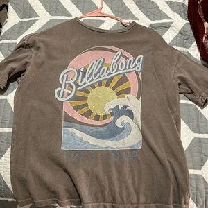 Cute billabong graphic tee